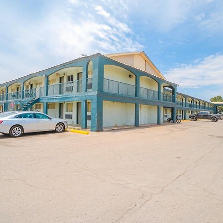 Oyo Hotel Μίντλαντ Εξωτερικό φωτογραφία