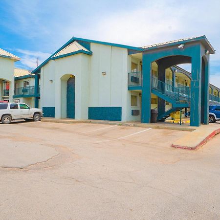 Oyo Hotel Μίντλαντ Εξωτερικό φωτογραφία