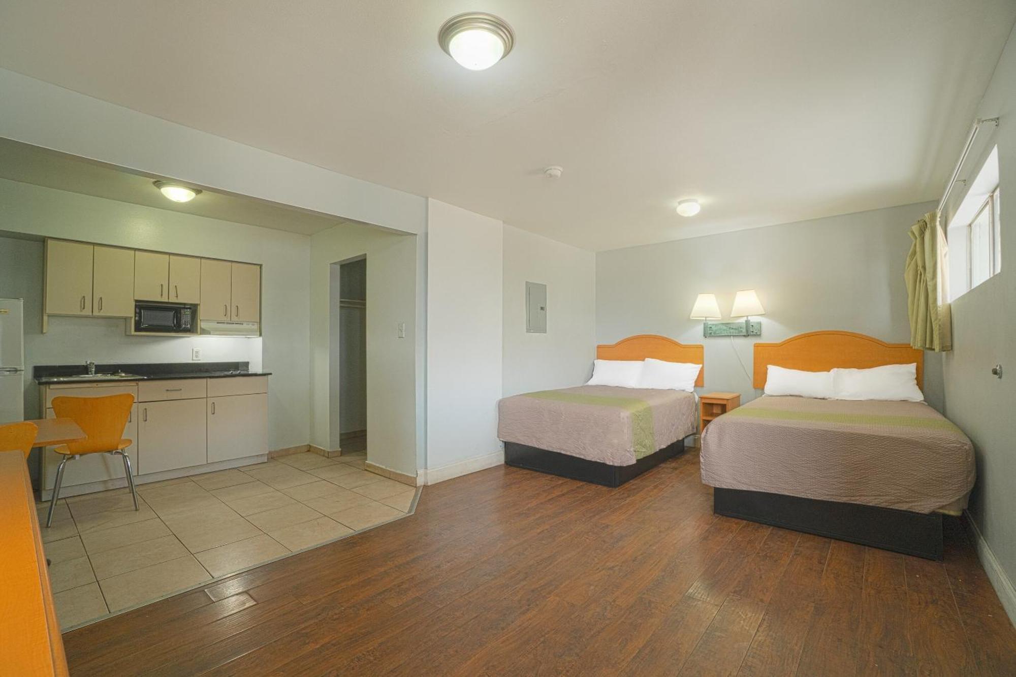 Oyo Hotel Μίντλαντ Εξωτερικό φωτογραφία