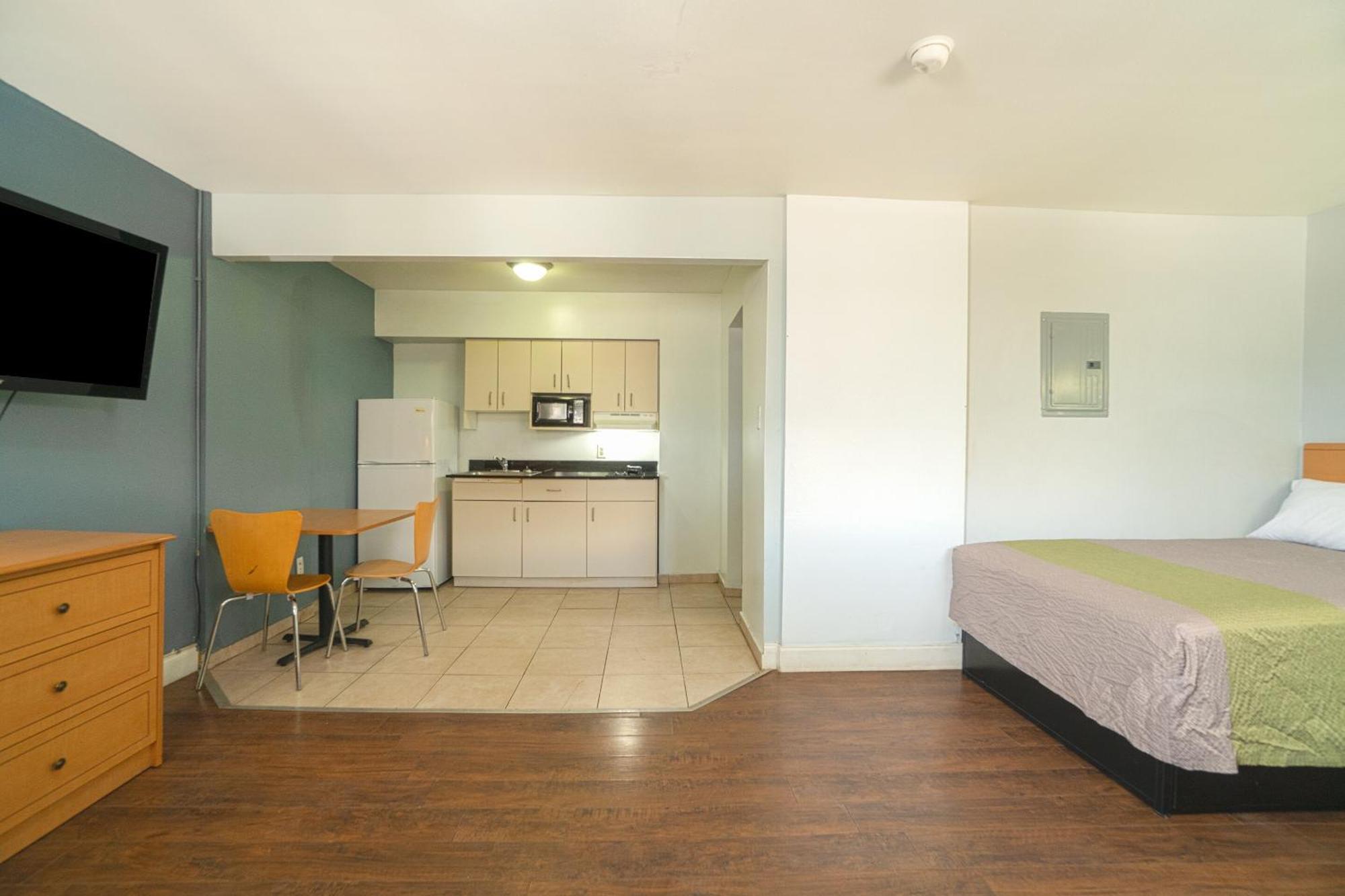 Oyo Hotel Μίντλαντ Εξωτερικό φωτογραφία