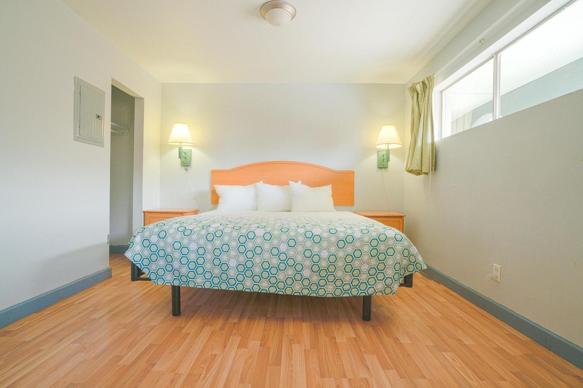 Oyo Hotel Μίντλαντ Εξωτερικό φωτογραφία